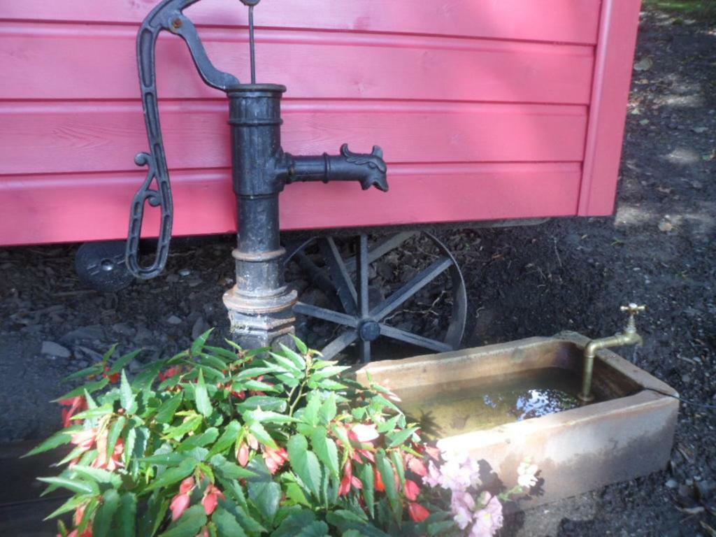 Villa Borthwickbrae Shepherd'S Hut Hawick Exterior foto